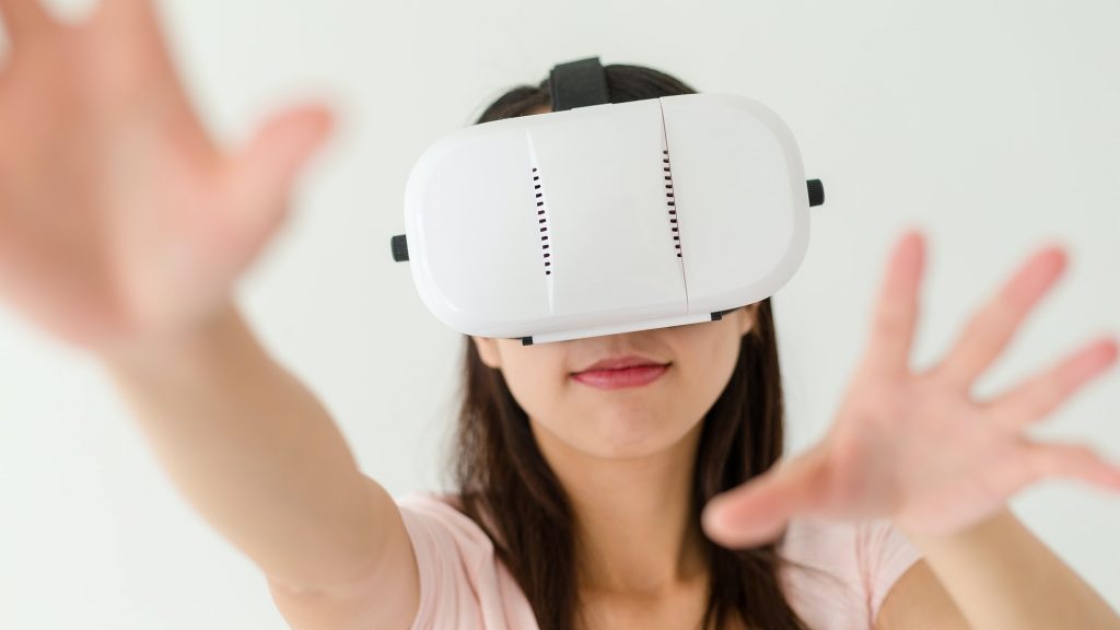 Woman use of virtual reality device